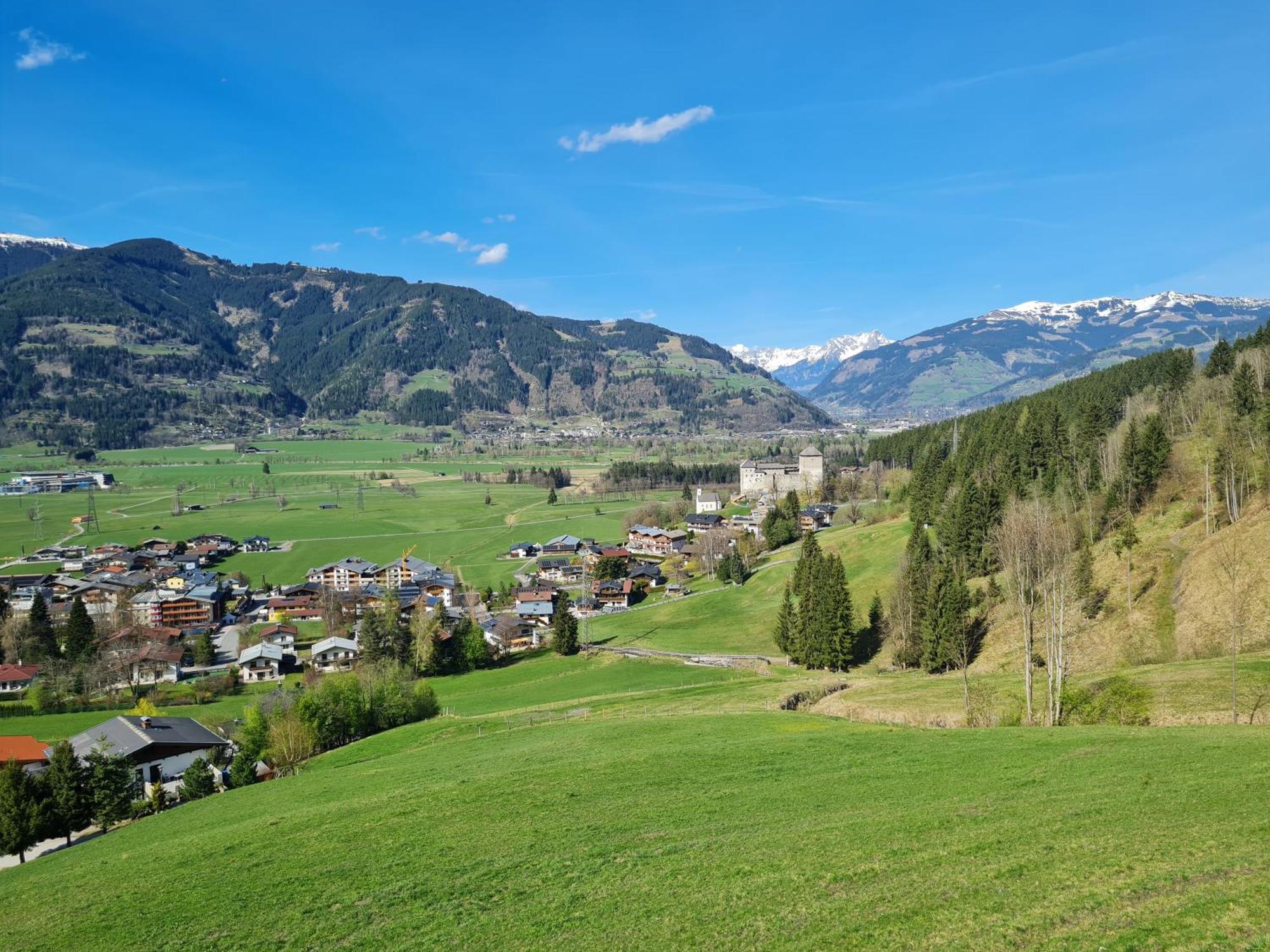 Panorama Hotel Guggenbichl - Inkl Sommerkarte, Einmaliger Eintritt Ins Tauern Spa & Bester Ausblick Ueber 卡普伦 外观 照片