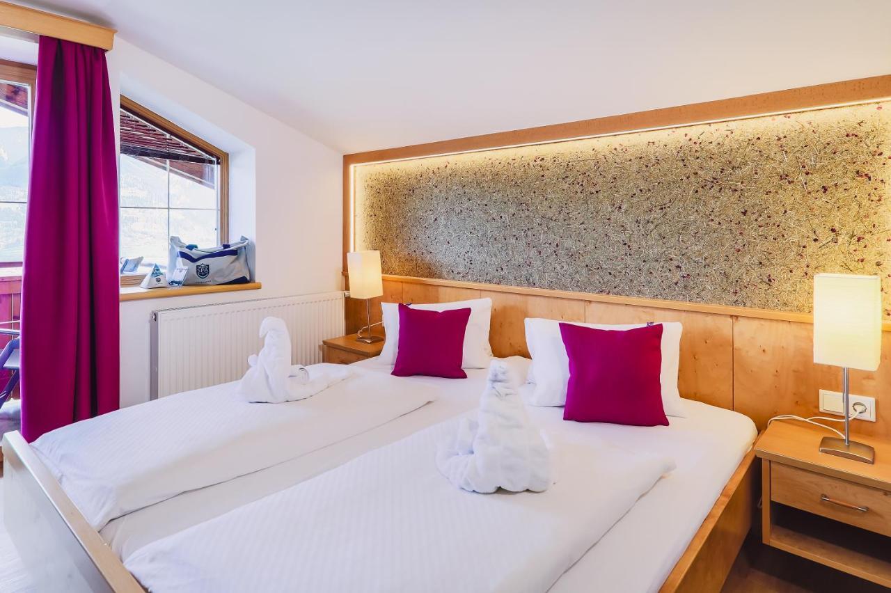 Panorama Hotel Guggenbichl - Inkl Sommerkarte, Einmaliger Eintritt Ins Tauern Spa & Bester Ausblick Ueber 卡普伦 外观 照片