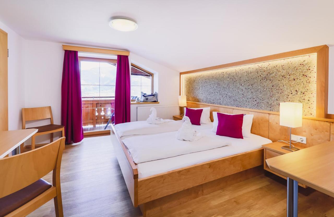 Panorama Hotel Guggenbichl - Inkl Sommerkarte, Einmaliger Eintritt Ins Tauern Spa & Bester Ausblick Ueber 卡普伦 外观 照片