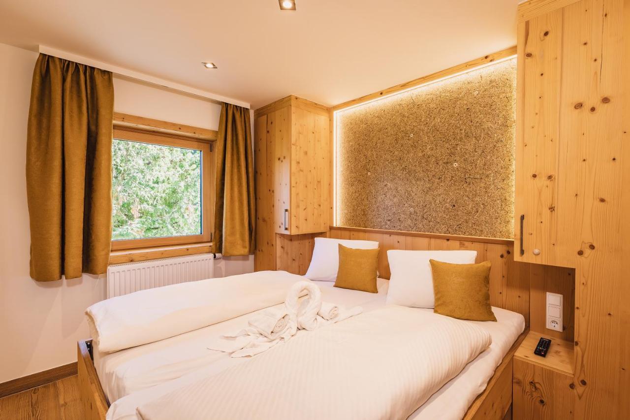 Panorama Hotel Guggenbichl - Inkl Sommerkarte, Einmaliger Eintritt Ins Tauern Spa & Bester Ausblick Ueber 卡普伦 外观 照片